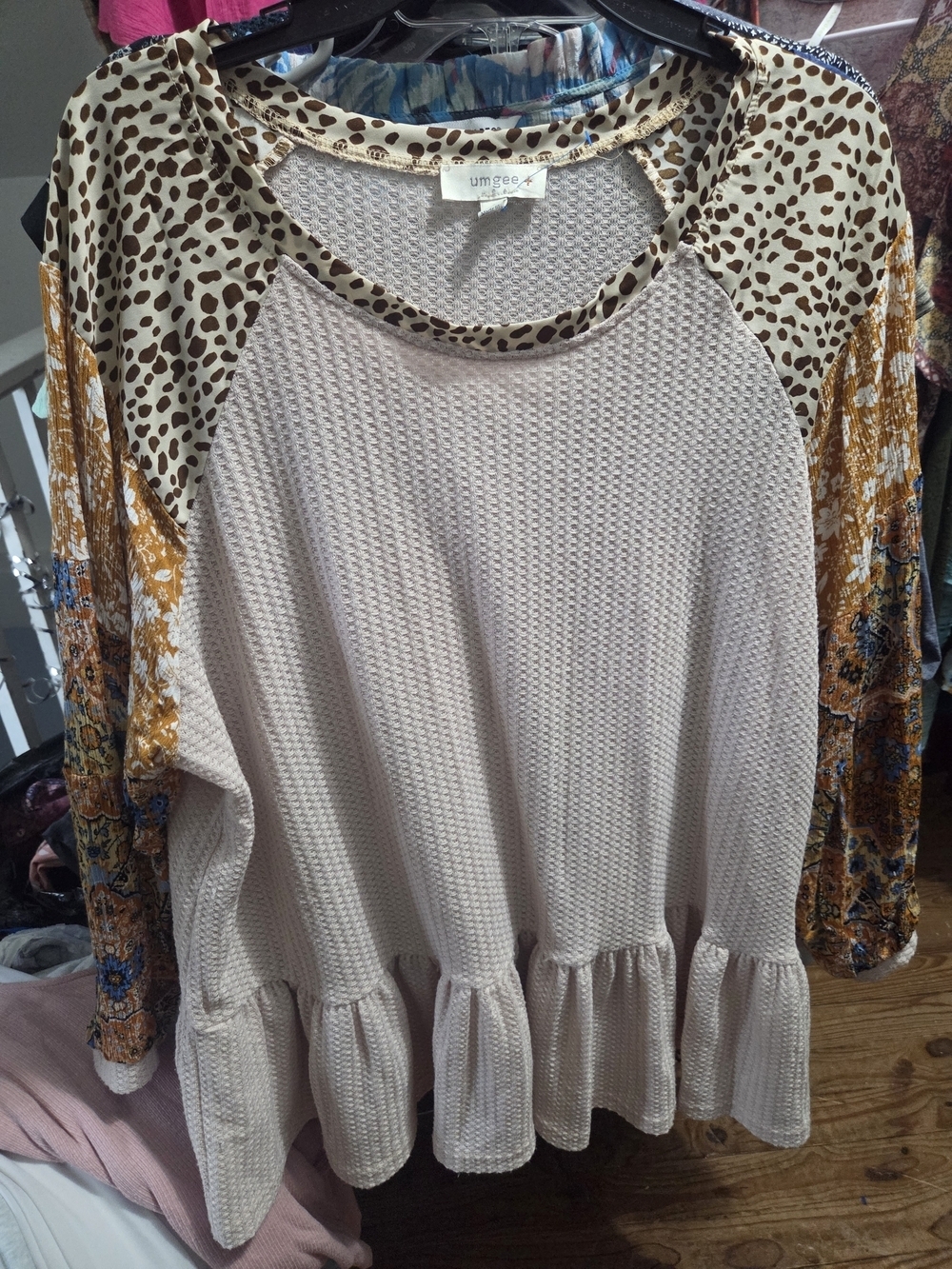 Umgee Cream Waffle-Knit Peplum Top with Patterned Raglan Sleeves Size 1xl